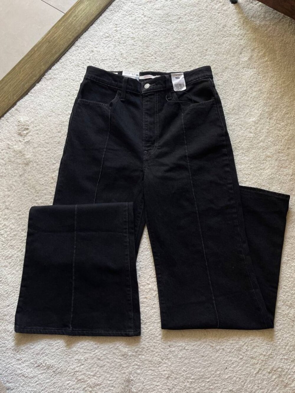 NWT Levi's Premium Ribcage Bells High Rise Black Wash Women's Jeans Size 30/32